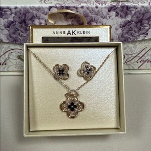 Anne Klein Gift Set Four Leaf Floral Clear Black Rhinestones Necklace Earrings
